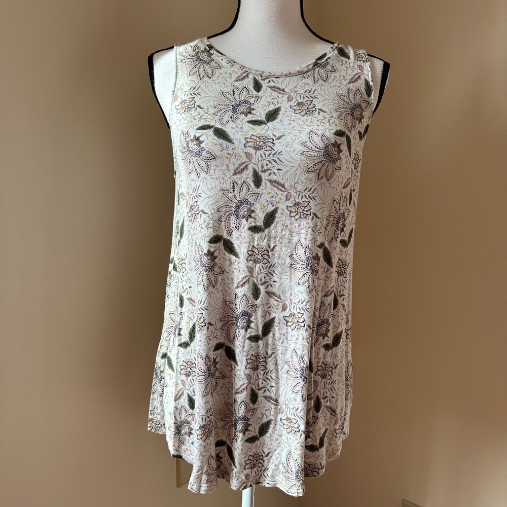 **OLD NAVY* White x Floral Luxe Tank Top Size Medium